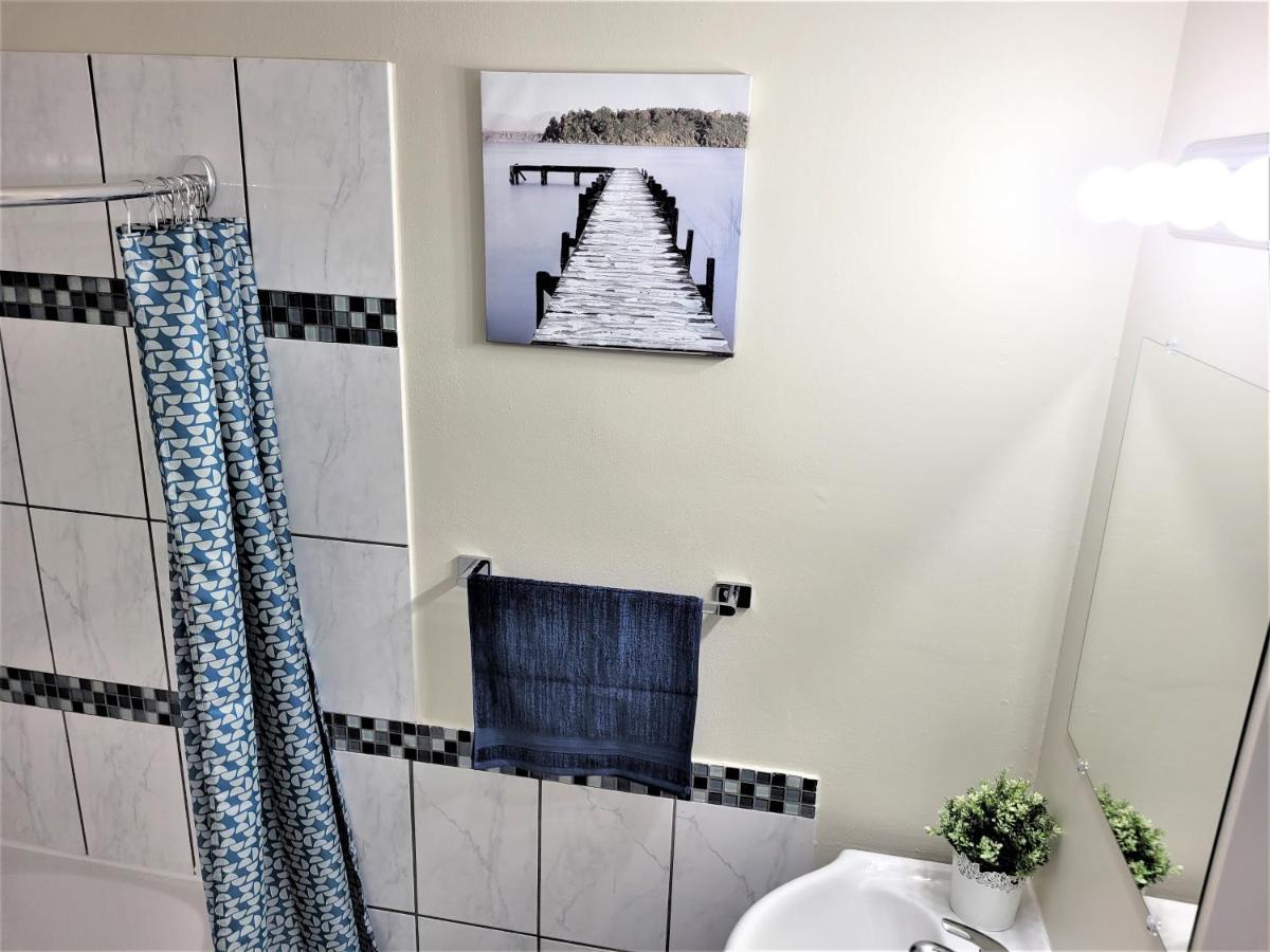 Cozy 4 Bedroom Townhouse - Peaceful Feel Of Home วินนิเพก ภายนอก รูปภาพ