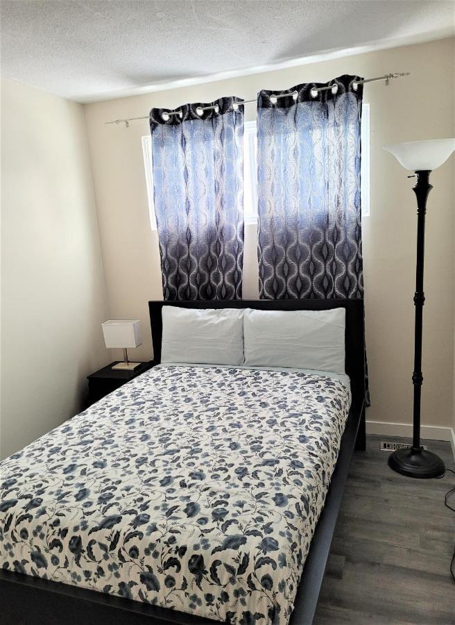 Cozy 4 Bedroom Townhouse - Peaceful Feel Of Home วินนิเพก ภายนอก รูปภาพ