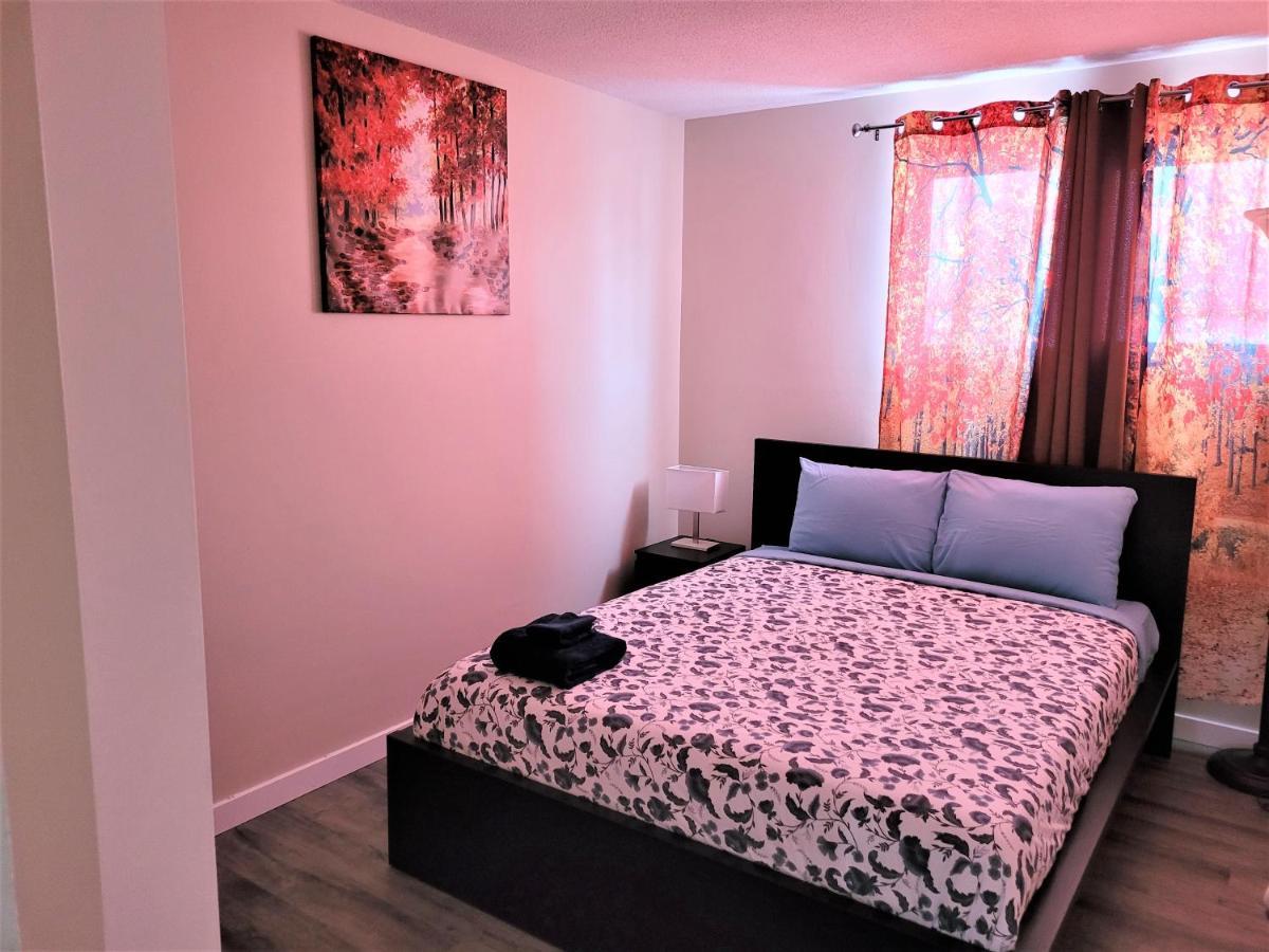 Cozy 4 Bedroom Townhouse - Peaceful Feel Of Home วินนิเพก ภายนอก รูปภาพ