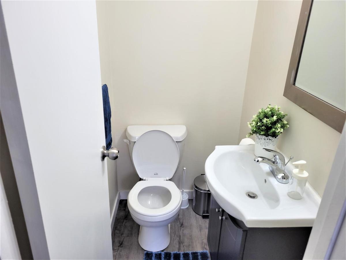 Cozy 4 Bedroom Townhouse - Peaceful Feel Of Home วินนิเพก ภายนอก รูปภาพ