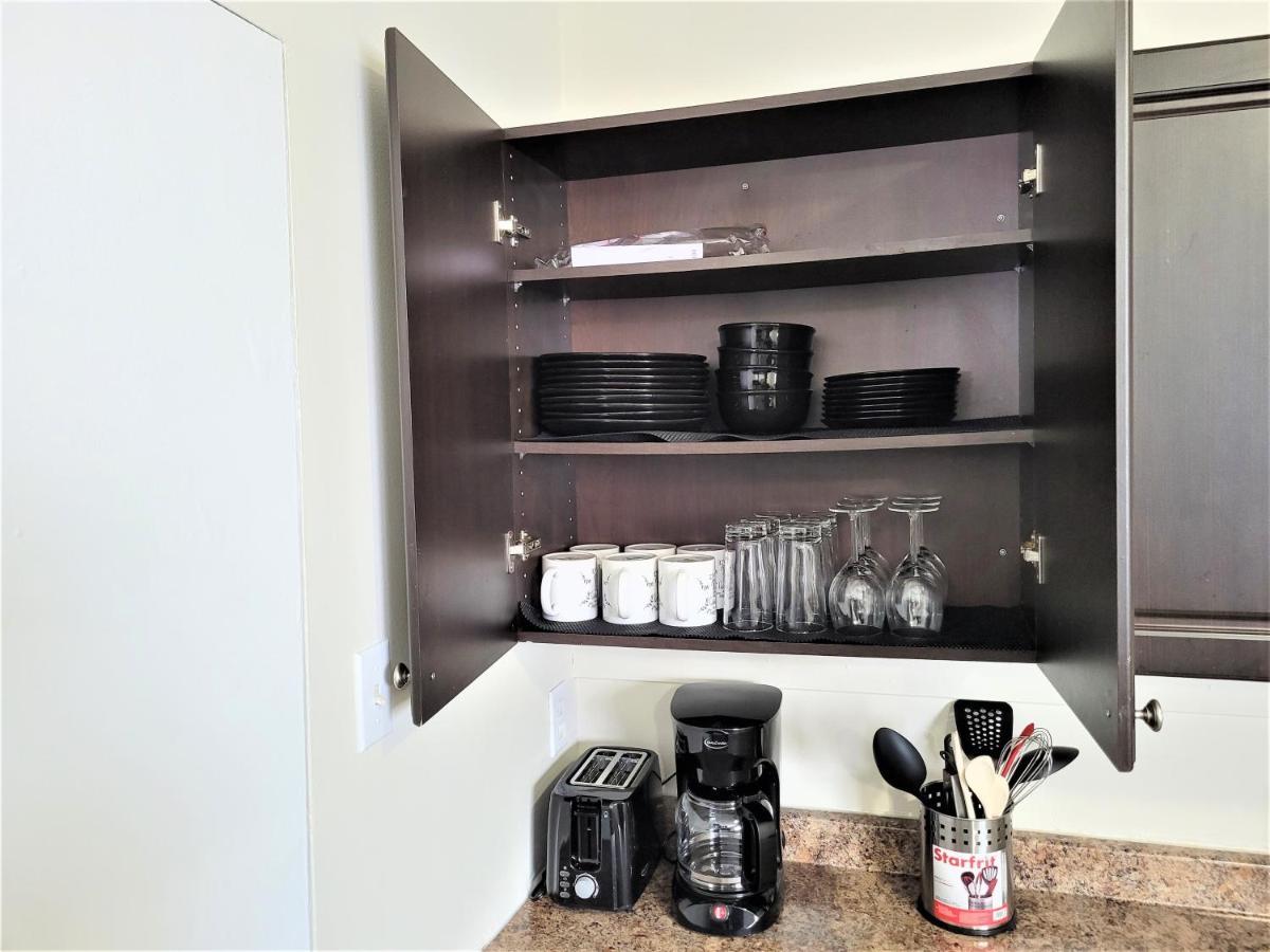 Cozy 4 Bedroom Townhouse - Peaceful Feel Of Home วินนิเพก ภายนอก รูปภาพ